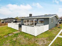 6 Person Holiday Home in Ebeltoft-by Traum