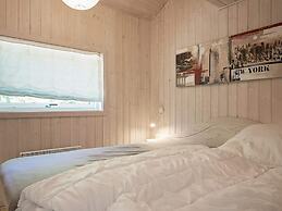 10 Person Holiday Home in Aakirkeby