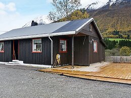 6 Person Holiday Home in Sæbø