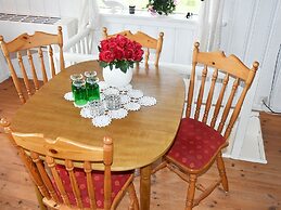 6 Person Holiday Home in Sæbø