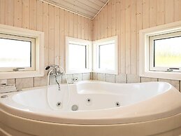 6 Person Holiday Home in Vaeggerlose