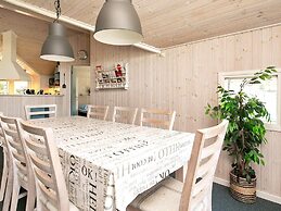 6 Person Holiday Home in Vaeggerlose