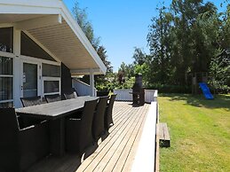 6 Person Holiday Home in Vaeggerlose