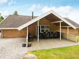 10 Person Holiday Home in Juelsminde