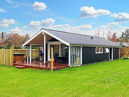 6 Person Holiday Home in Vaeggerlose-by Traum