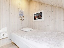 6 Person Holiday Home in Jerup