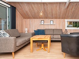 6 Person Holiday Home in Ebeltoft-by Traum