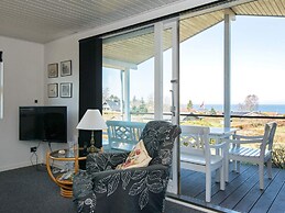 6 Person Holiday Home in Allingabro-by Traum
