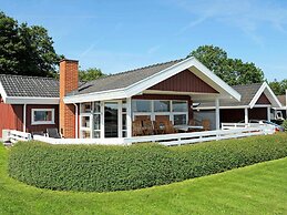 8 Person Holiday Home in Sjolund-by Traum