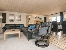 9 Person Holiday Home in Blavand