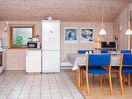 6 Person Holiday Home in Hemmet