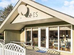 6 Person Holiday Home in Hemmet