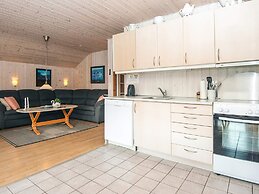 6 Person Holiday Home in Hemmet