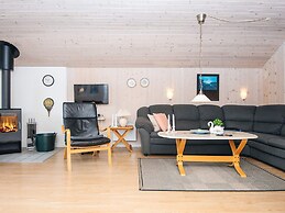 6 Person Holiday Home in Hemmet