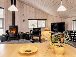 Lively Holiday Home in Ålbæk near Sea