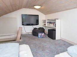 10 Person Holiday Home in Harboore-by Traum