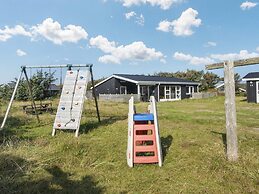 10 Person Holiday Home in Harboore-by Traum