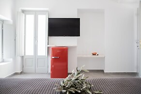 Caldera Cliff Illusion