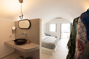 Caldera Cliff Illusion