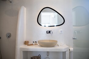 Caldera Cliff Illusion