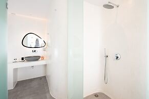 Caldera Cliff Illusion