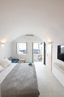 Caldera Cliff Illusion