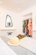 Caldera Cliff Illusion