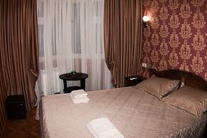 Hotel Day and Night on Michurinskiy