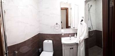 Hotel Day and Night on Michurinskiy