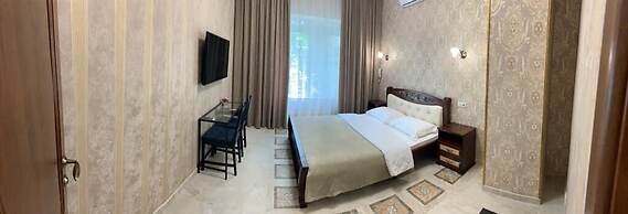Hotel Day and Night on Michurinskiy