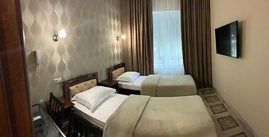 Hotel Day and Night on Michurinskiy