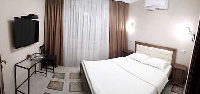 Hotel Day and Night on Michurinskiy