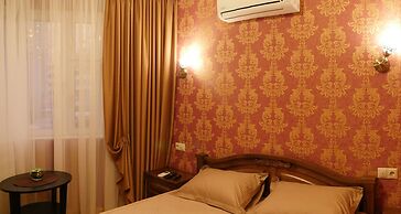 Hotel Day and Night on Michurinskiy