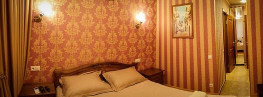 Hotel Day and Night on Profsoyuznoy