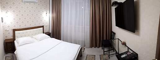 Hotel Day and Night on Profsoyuznoy