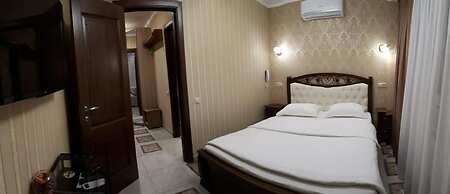 Hotel Day and Night on Profsoyuznoy