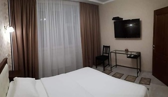 Hotel Day and Night on Profsoyuznoy