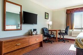 Travelers Lodge & Suites