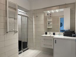 Westpark2 One-Bedroom Suite W5 Lakeview