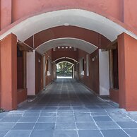 Meson Real Hotel & Suites