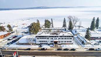 Caswell Resort Hotel