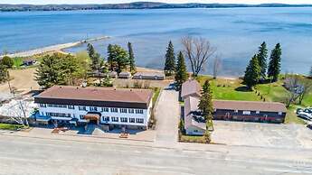 Caswell Resort Hotel