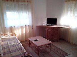 Albufeira 1 Bedroom Apartment 5 Min. From Falesia Beach and Close to C
