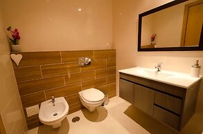Modern 2 Bed Apartment 5km Carvoeiro