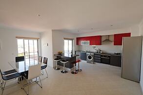 Modern 2 Bed Apartment 5km Carvoeiro