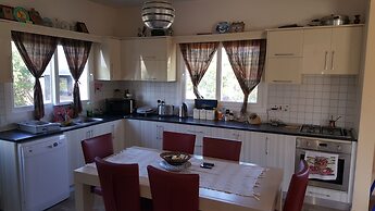 Olive Tree Villa 3 Double Bedrooms With Spectacular Mountain Sea View