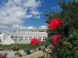 Room-9arches - House With Pool - in the