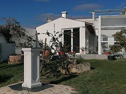 Room-9arches - House With Pool - in the