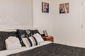 Mt Baker Lodging's Cabin #1 - With Wifi, Hot Tub, Pet Friendly