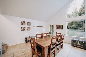 Mt Baker Lodging's Cabin #1 - With Wifi, Hot Tub, Pet Friendly